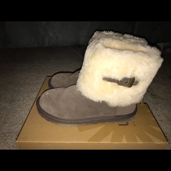 Ugg Ellee Boots - Barely Worn - Picture 4 of 7